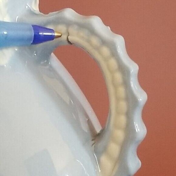 Vintage Victorian Style Ceramic Vase Made In Japan, In White And Blue, 1950s - Picture 14 of 14